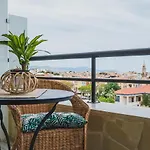 D&g Lux Flat View Next To Old Town & Market